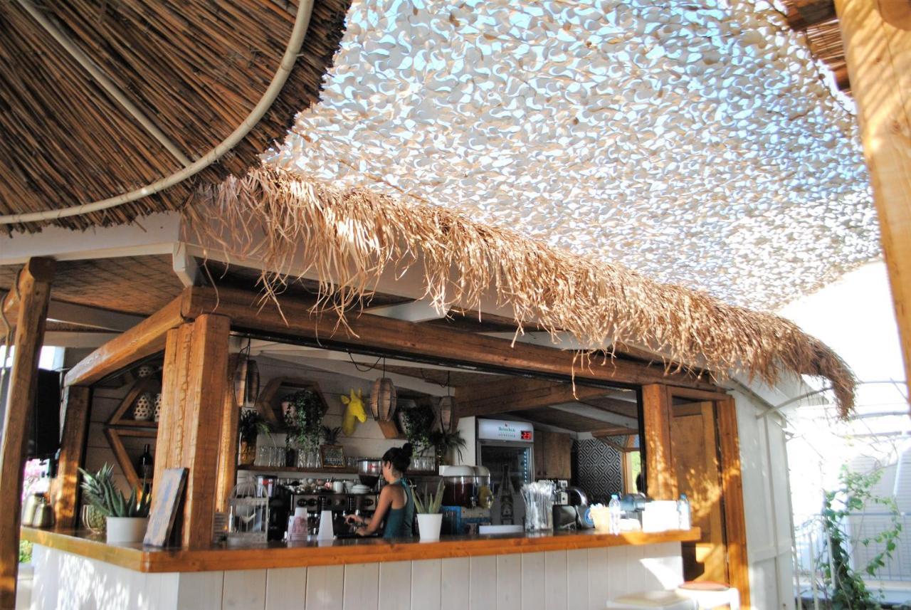 Puerto Seaside Rooms Akhladherí エクステリア 写真