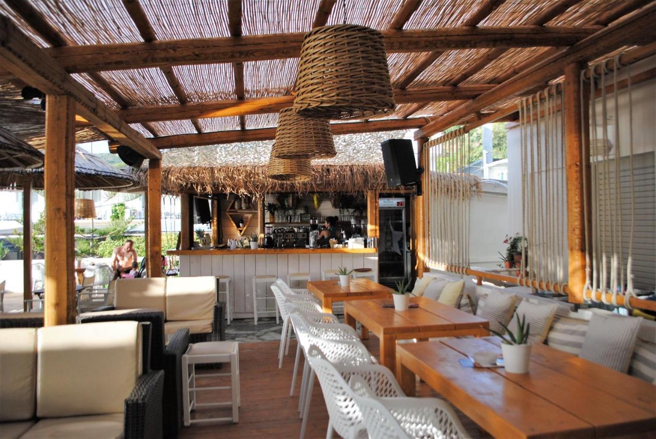 Puerto Seaside Rooms Akhladherí エクステリア 写真