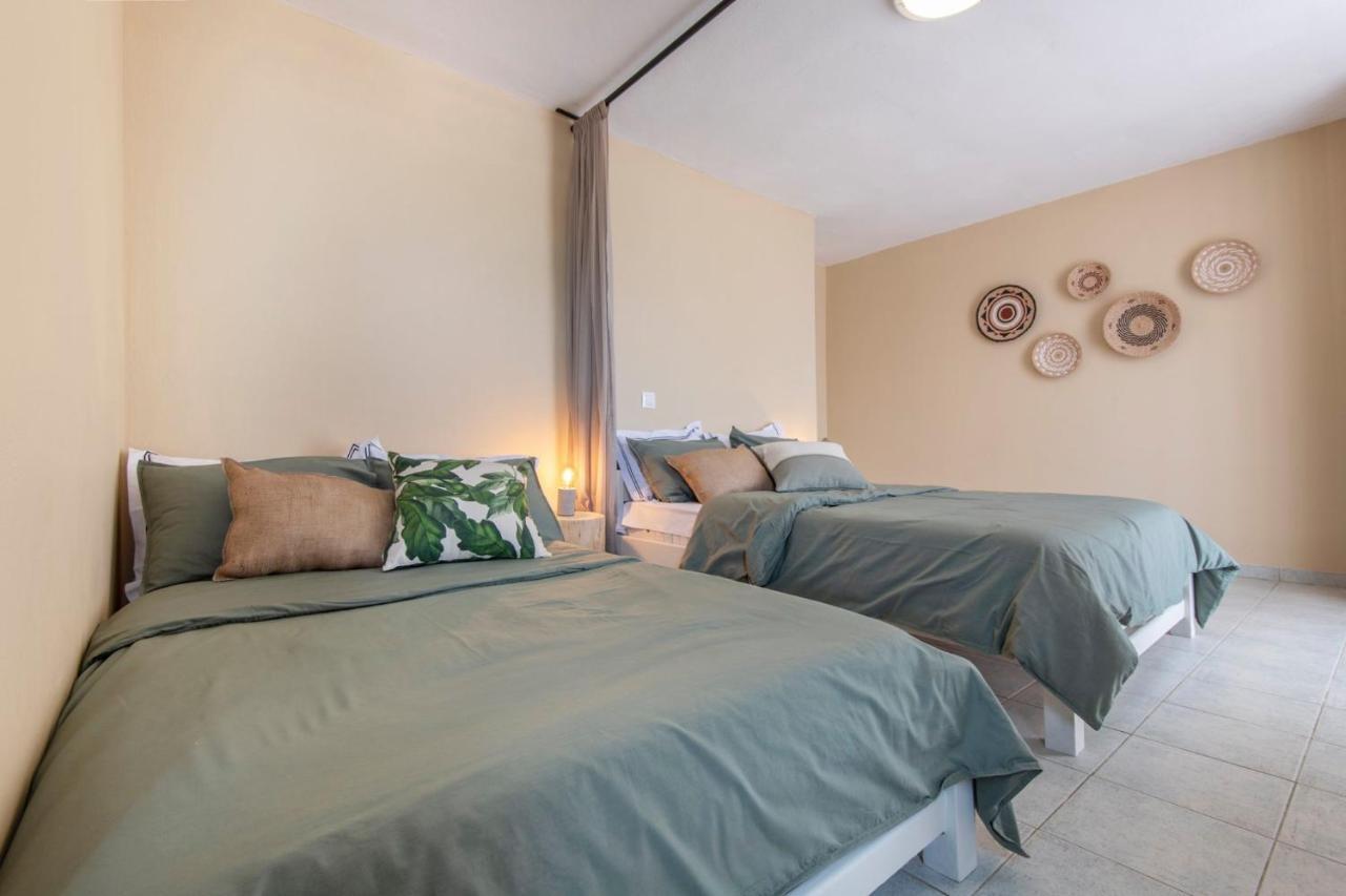 Puerto Seaside Rooms Akhladherí エクステリア 写真