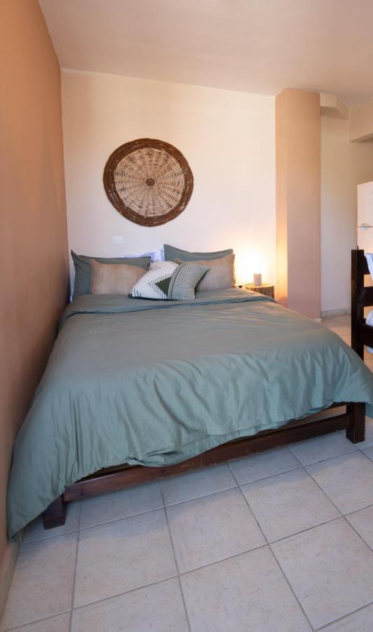 Puerto Seaside Rooms Akhladherí エクステリア 写真